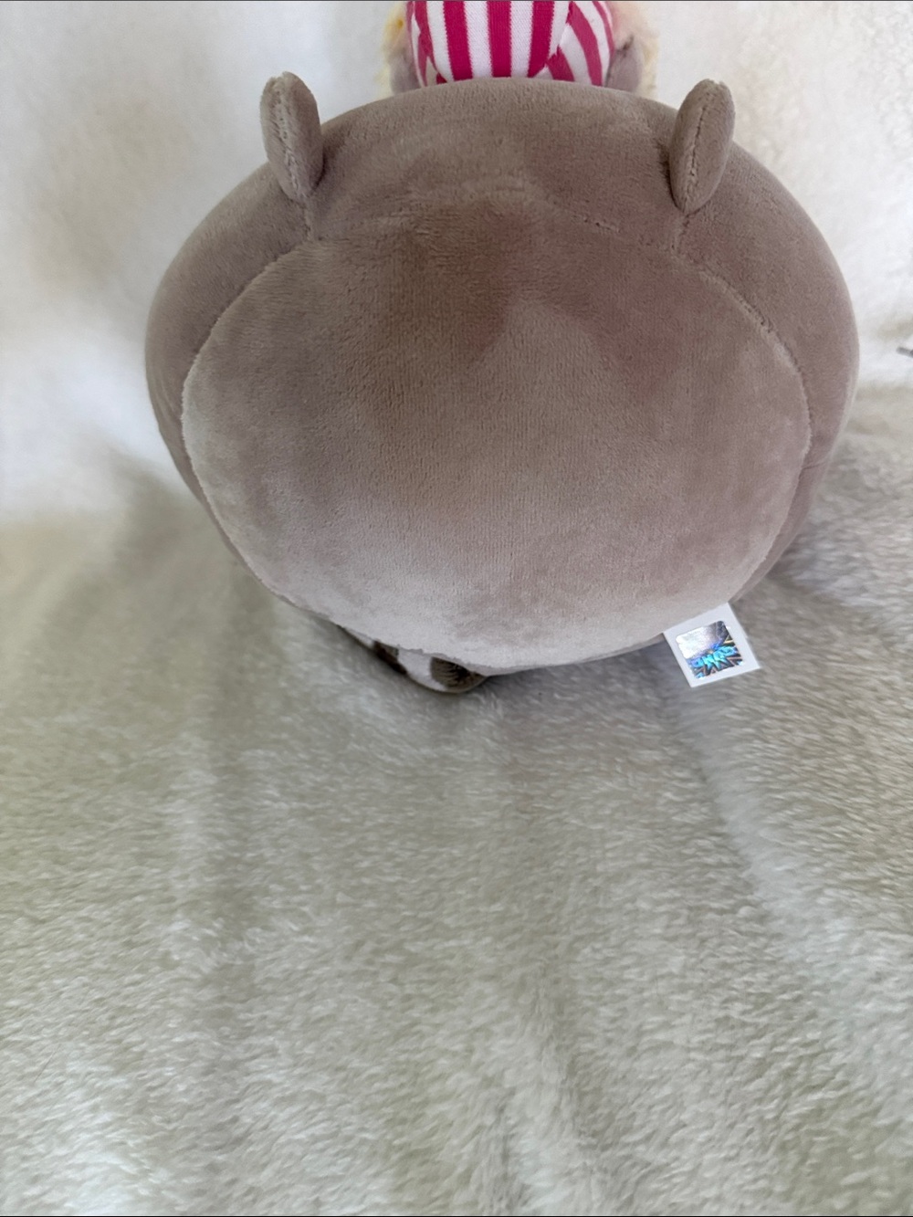 Pusheen Gray Plush Holding Red Chip Bag - Picture 5 of 6